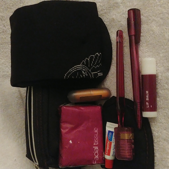 Virgin Atlantic Overnight Toiletries Bag - Picture 1 of 4